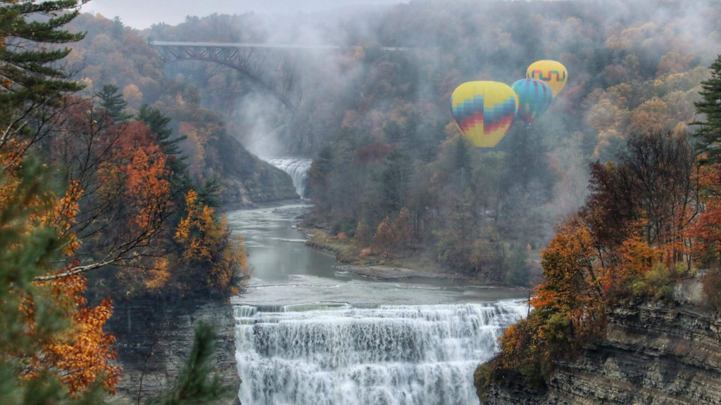 3 balloons middle falls mist kucko